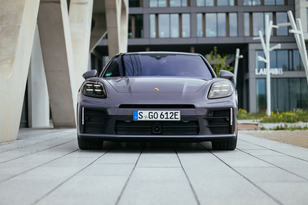 Read more about the article Porsche Panamera